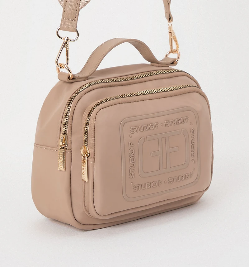 HANDS-FREE WITH EMBOSSED LOGO