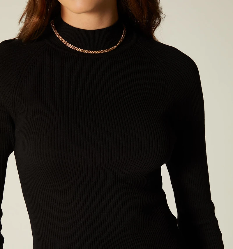 LONG SLEEVE KNITTED SWEATER