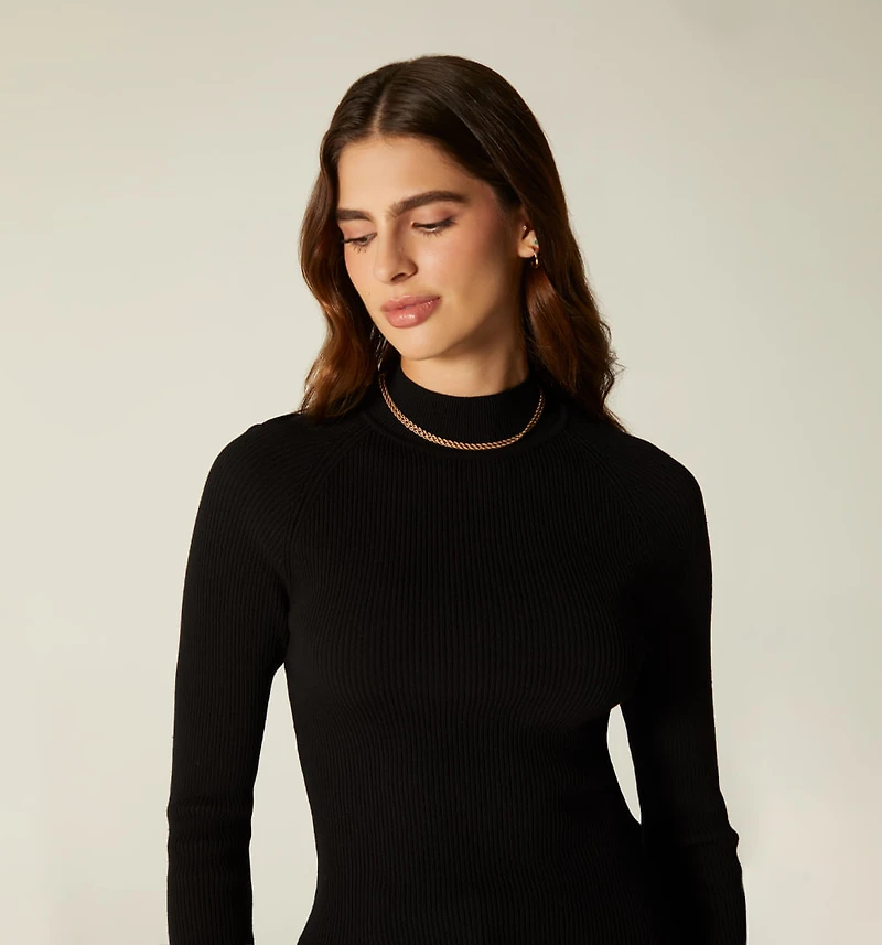 LONG SLEEVE KNITTED SWEATER