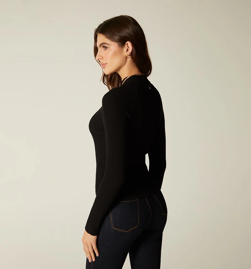 LONG SLEEVE KNITTED SWEATER