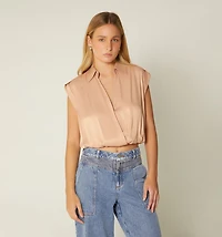 SLEEVELESS CROSS-FRONT BLOUSE