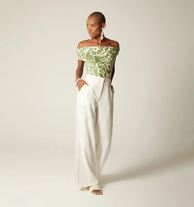 OFF-THE-SHOULDER BLOUSE