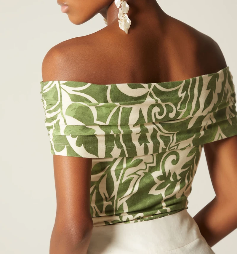 OFF-THE-SHOULDER BLOUSE