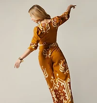 THREE-QUARTER SLEEVE BLOUSE WITH INSERT