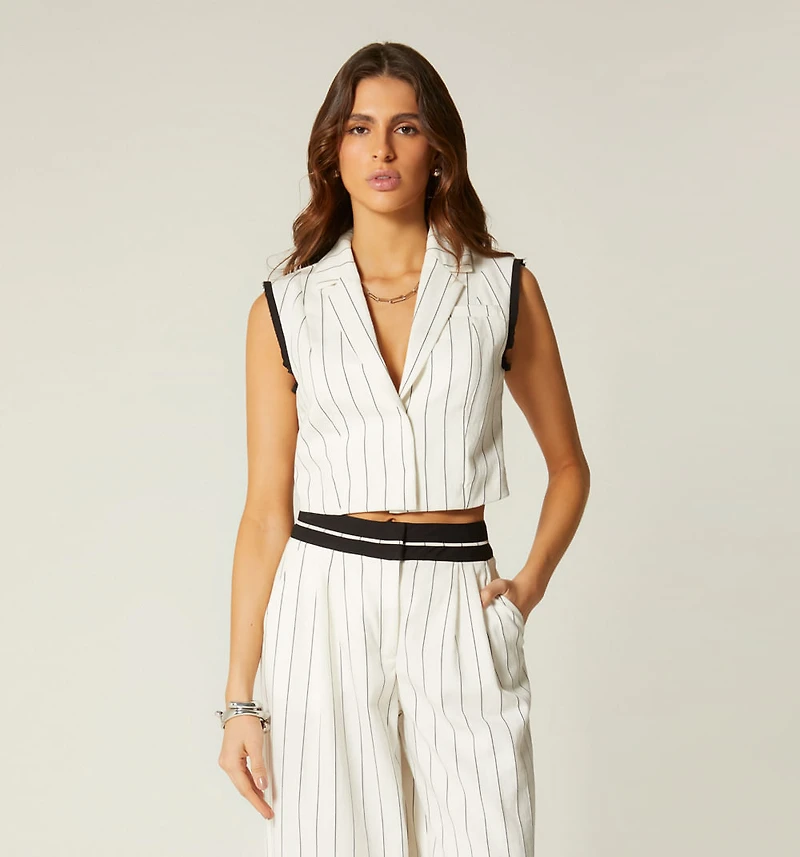 SHORT VEST WITH CONTRAST ARMHOLES