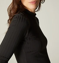 LONG SLEEVE TURTLE NECK BLOUSE