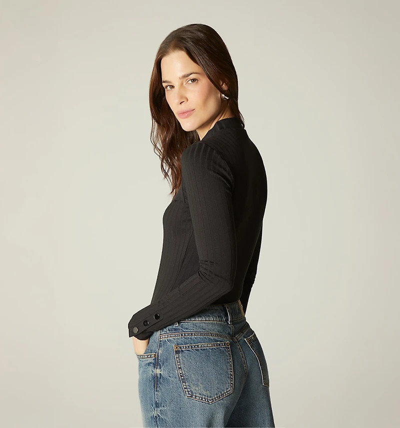 LONG SLEEVE TURTLE NECK BLOUSE