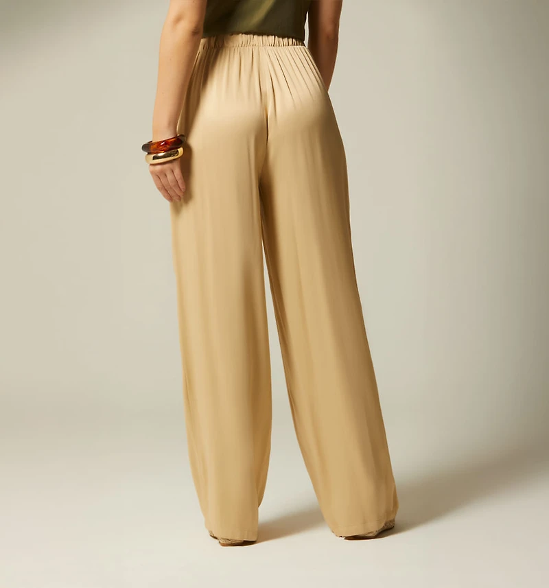 HIGH-WAISTED PANTS