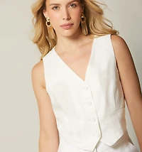 SHORT VEST WITH TRIM AND SLEEVELESS