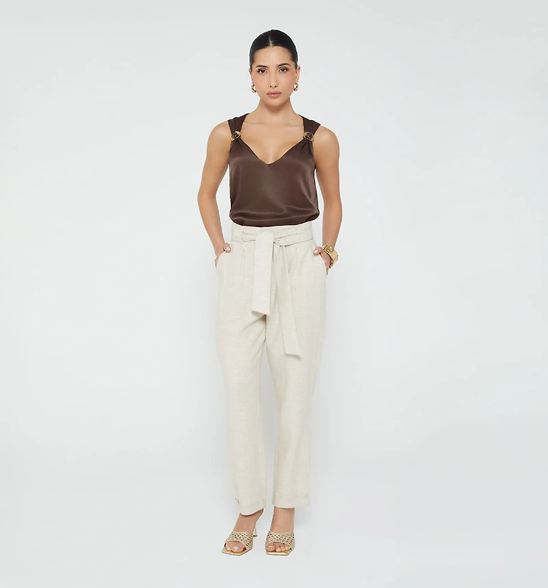 HIGH-WAISTED CARROT PANTS