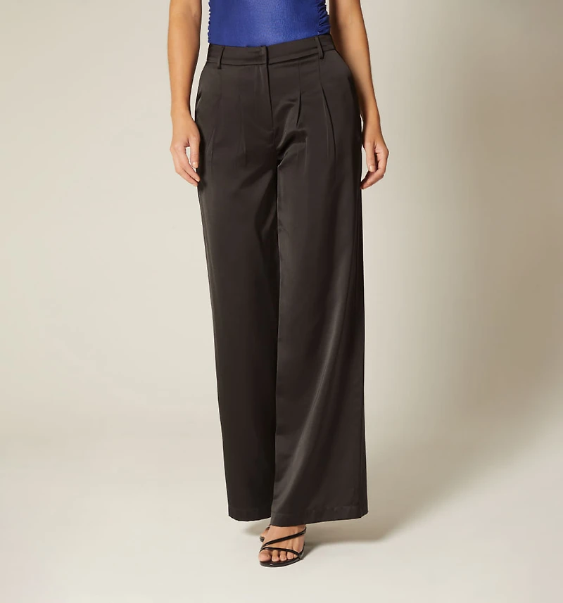 PANTS WITH BELT