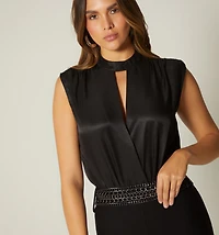 SLEEVELESS BODY WITH CROSSED FRONT