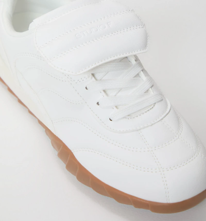 PADDED SPORT SNEAKER