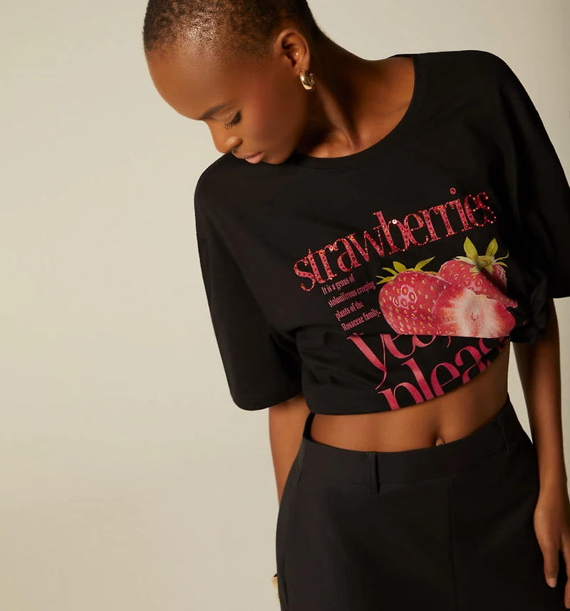 STRAWBERRIES PRINTED T-SHIRT
