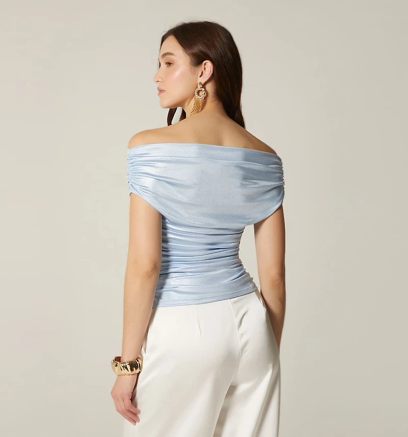 Off-shoulder blouse with continuous sleeves