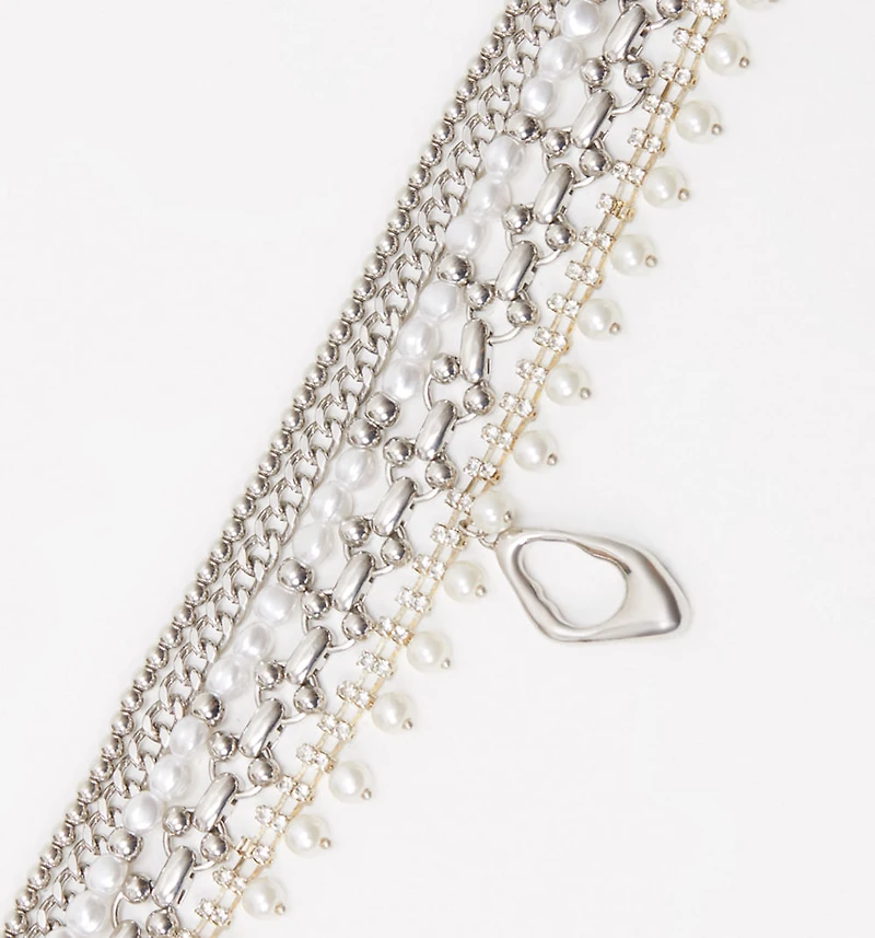 Choker necklace chains and pearls