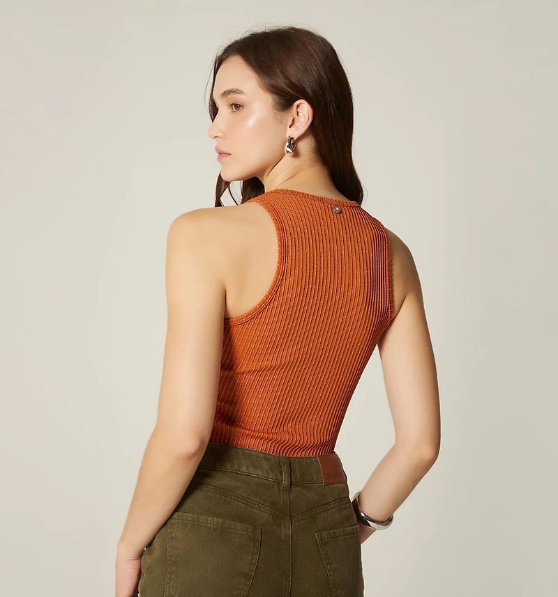 BASIC SLEEVELESS BLOUSE