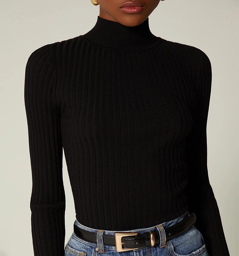LONG SLEEVE KNITTED SWEATER
