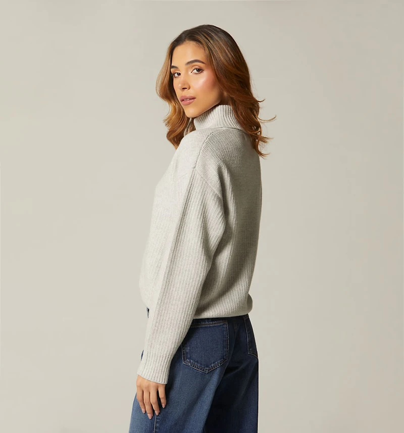 TURTLENECK KNITTED SWEATER