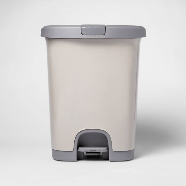 Room Essentials 7gal Step Trash Can with Locking Lid Gray - Room Essentials  | Connecticut Post Mall