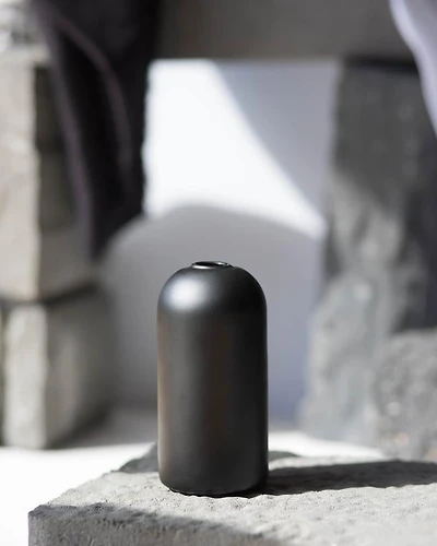 Wylie Black / Vase - Everlasting Candle Co
