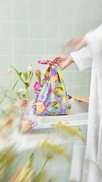 Flourish in Color Knot Wrap