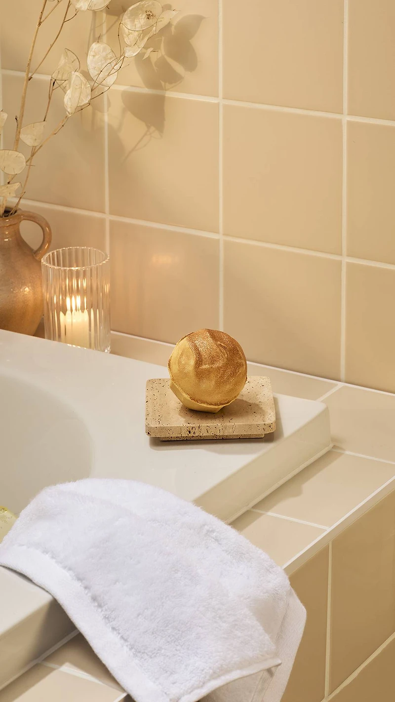 Sticky Dates Bath Bomb