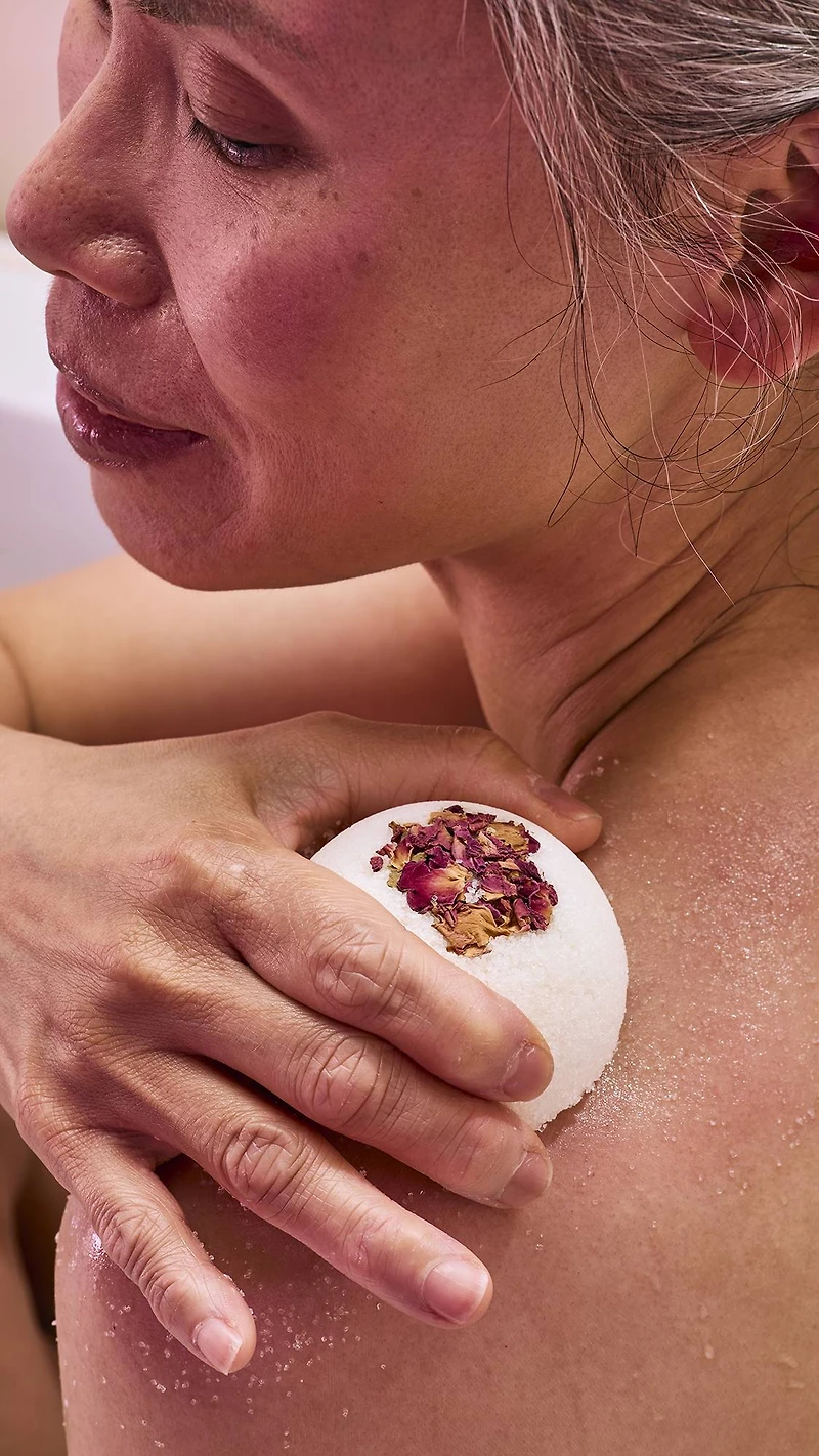 Comforter Rose Body Scrub