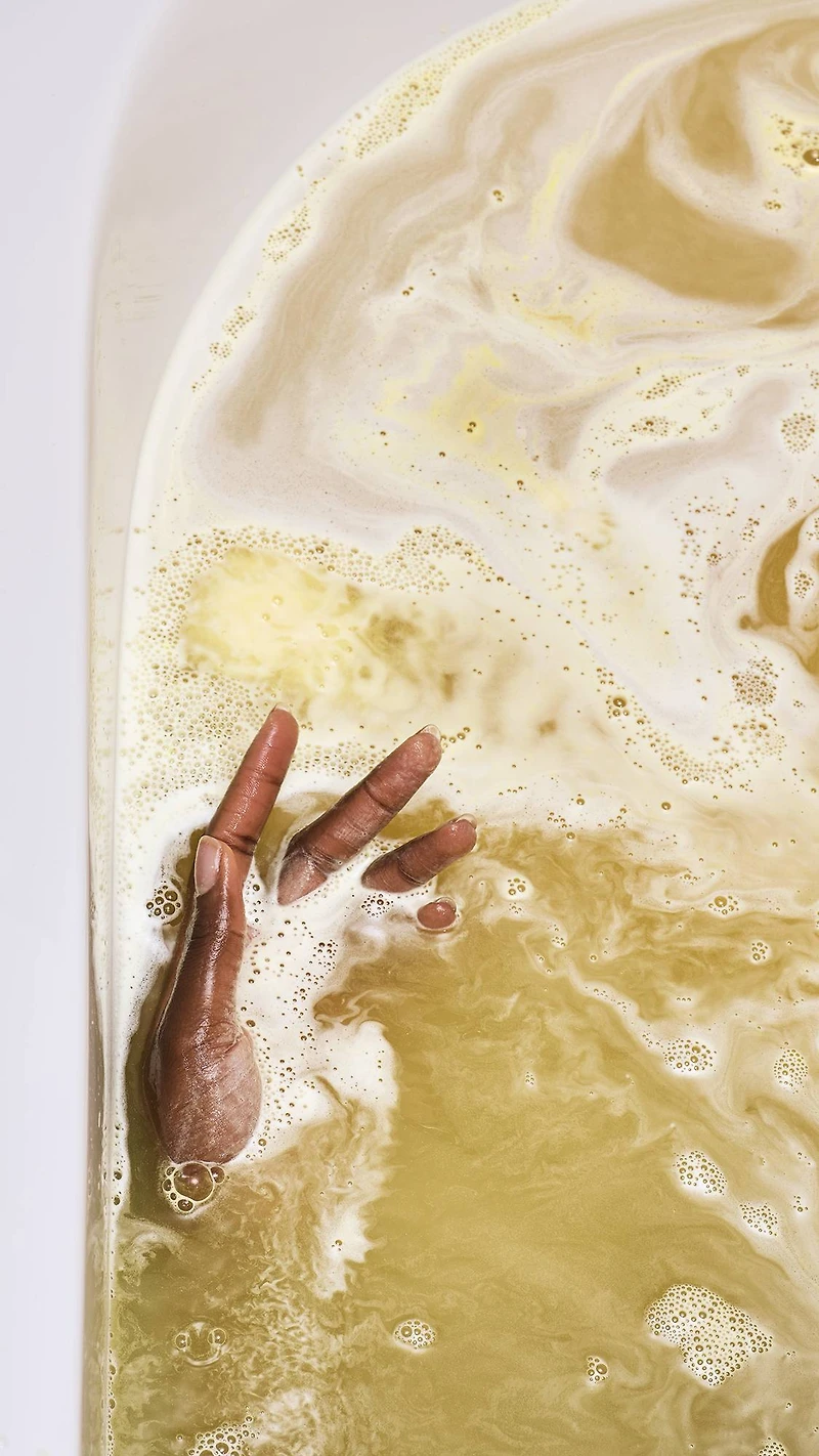 Sticky Dates Bath Bomb