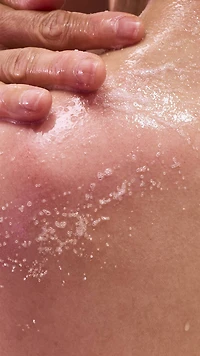 Comforter Rose Body Scrub