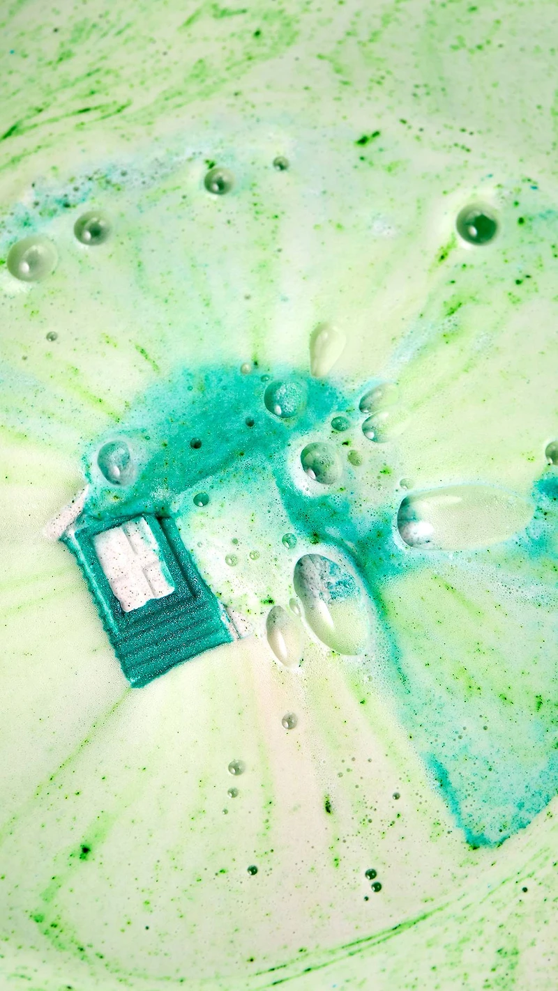 A Mo-Ment For Life Bath Bomb