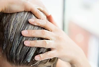 Marilyn | Chamomile Hair Lightening Treatment