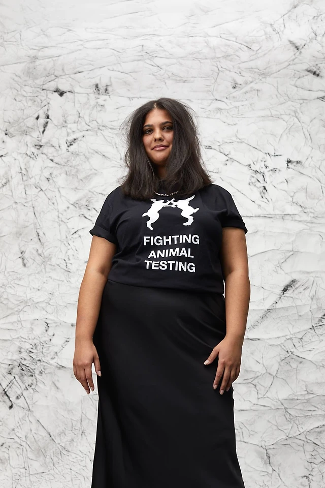 Lush Fighting Animal Testing | T-shirt | Pacific City display picture 3