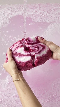 The Big Comforter Bubble Bar