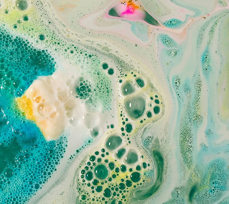 Golden Wonder Bath Bomb