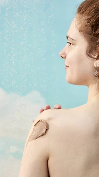 Posh White Chocolate And Rose Body Scrub