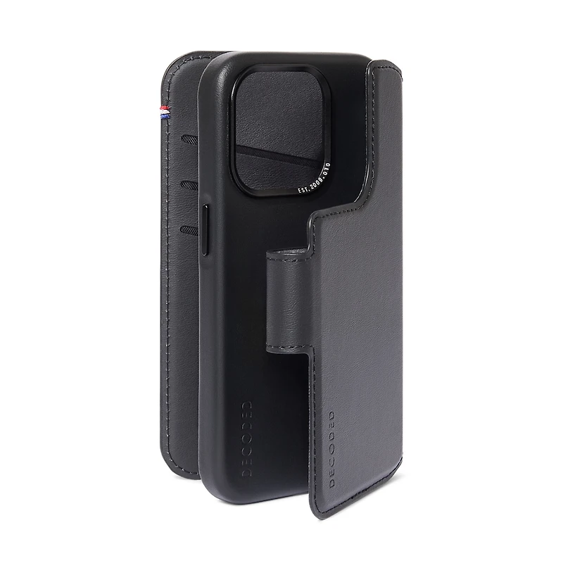 Decoded - Leather Detachable Wallet for iPhone 15 Pro - Black