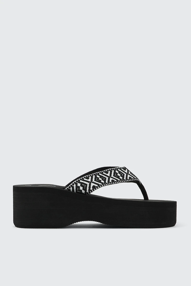 Ardene Geometric Wedge Flip Flops Sandals in Black | Size 10