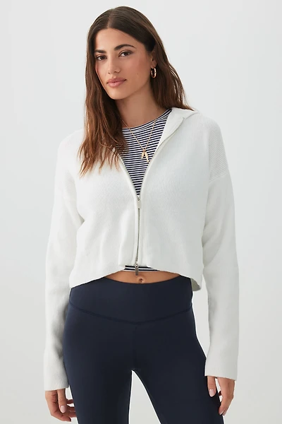 Chandail court à capuchon et glissière en tricot