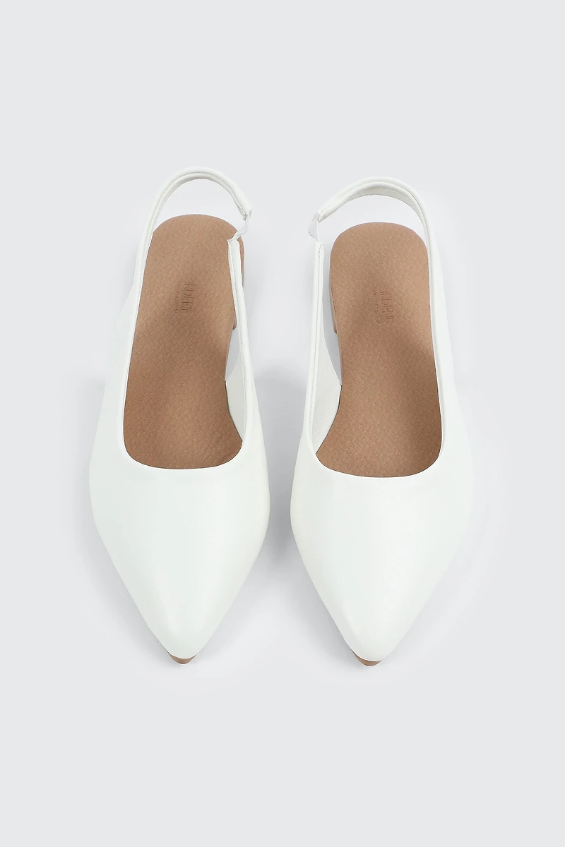 Talons plats à bride arrière et bout pointu