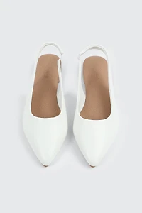 Talons plats à bride arrière et bout pointu