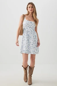 Robe courte à broderie anglaise taille en V