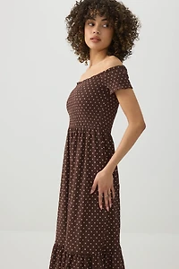 Robe midi smockée à épaules dégagées