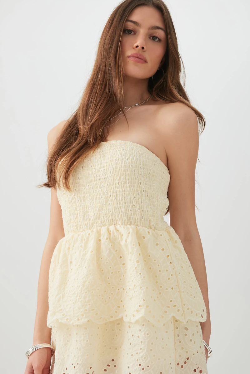 Robe mini smockée broderie anglaise