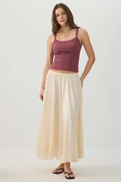 Jupe maxi plissée en satin froiss