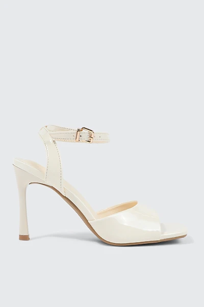 Sandales à bride unique bout carré