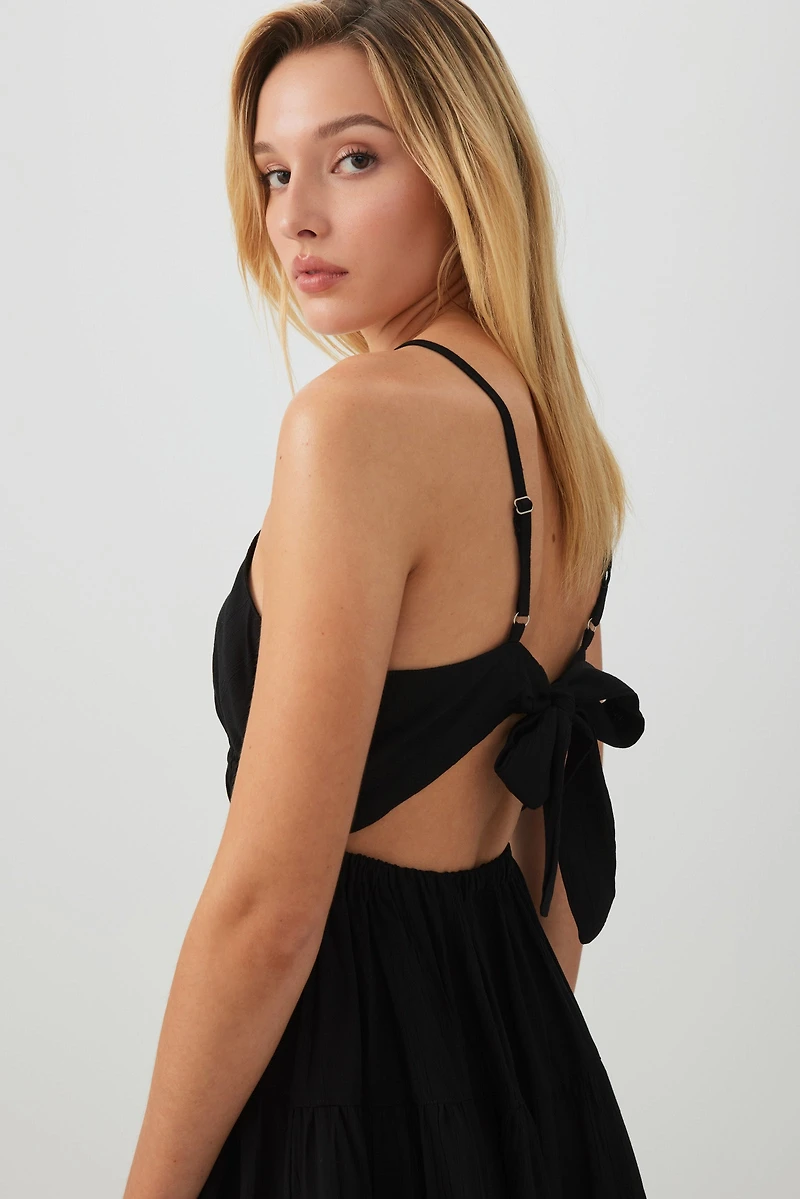 Robe mini à volants et encolure V