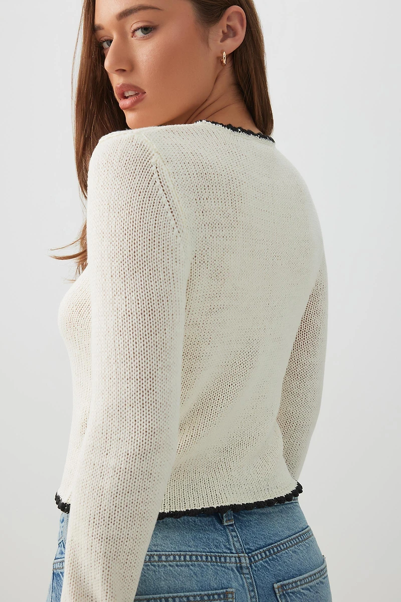 Cardigan court boutonné à bordures contrastantes