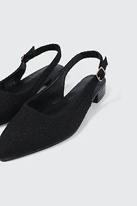 Talons plats à bride arrière et bout pointu