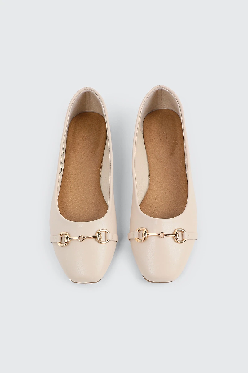 Talons plats à détail d'ornement en métal